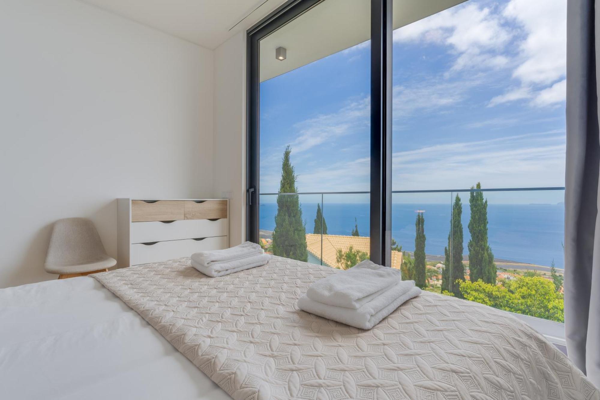 Cristiano Ronaldo Airport View Villa Santa Cruz  Exteriör bild
